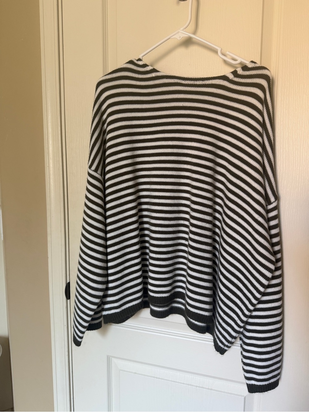 Carly Jean Los Angeles Wesley Sweater Hunter Green and White OS